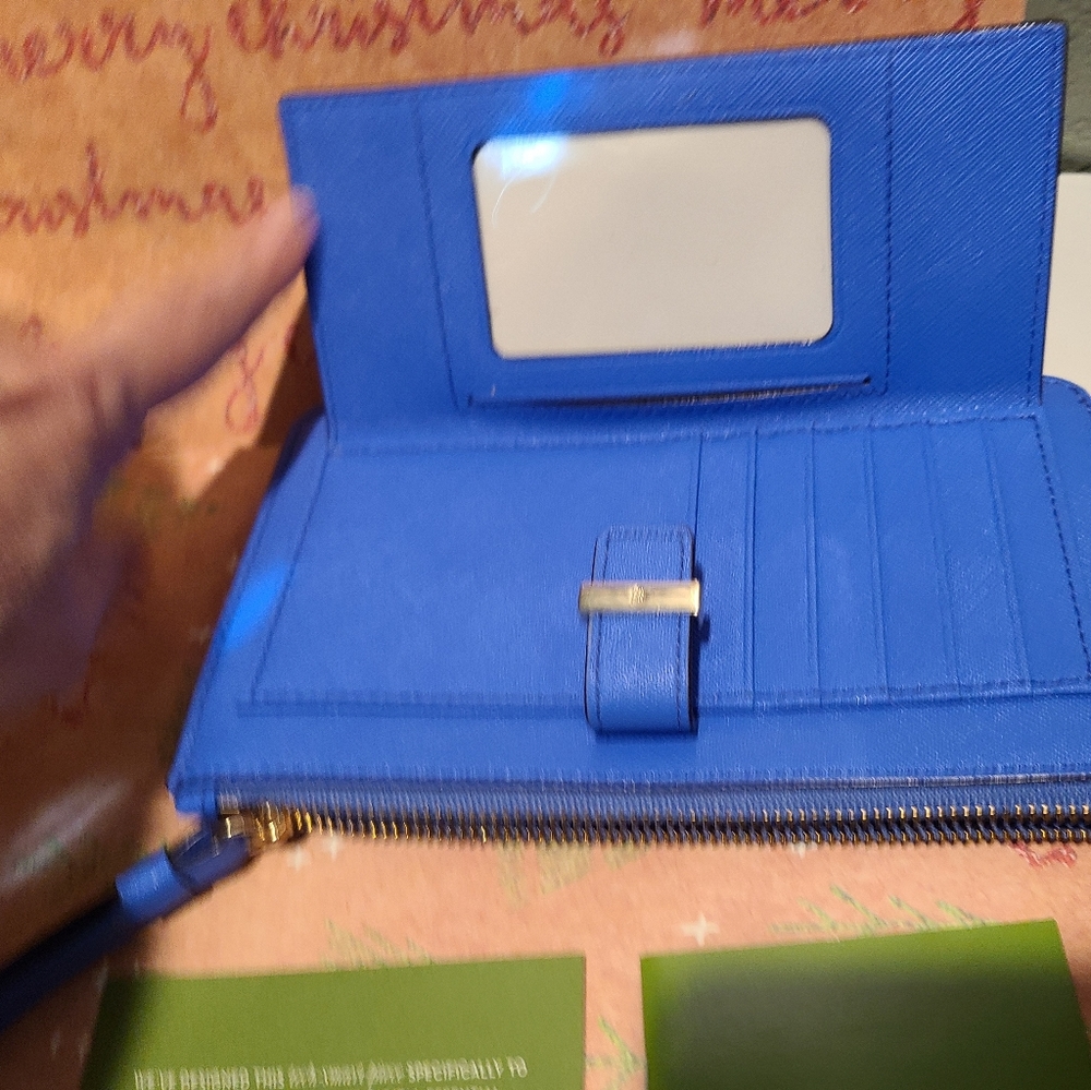 New without tags. Kate spade β οΈ wristlet/wallet - Picture 2 of 3